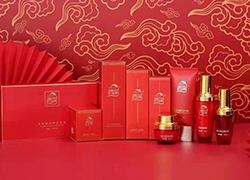 瑞蛇迎春，福滿人間，西采清顏愿你萬事如意春意盎然！