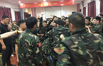 險阻再高，高不過我們的斗志！