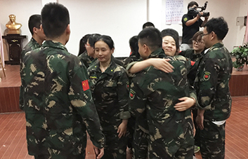 人生不易，要學會贊美他人！