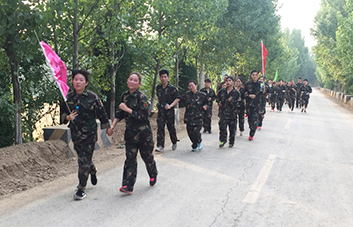 徒步行軍：行動的力量，堅持的力量，團隊的力量！